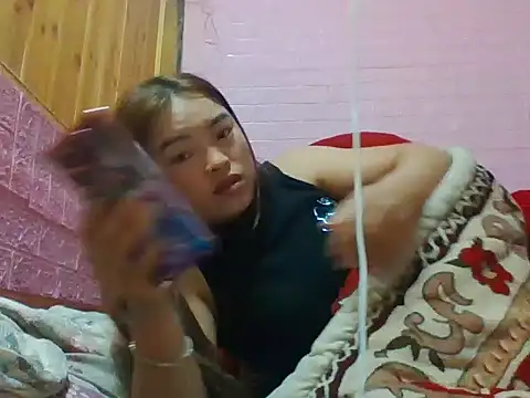 Snapshot of Loc_al chatting on 27, 11, 2025 Loc al online show from 27, 11, 2025