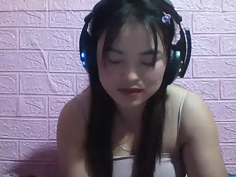 Snapshot of Loc_al chatting on 25, 9, 2025 Loc al online show from 25, 9, 2025