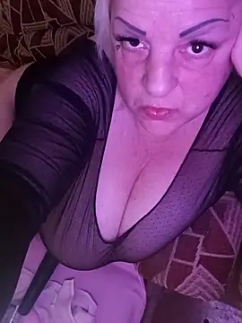 AnnStefanixh online show from 13, 4, 2026