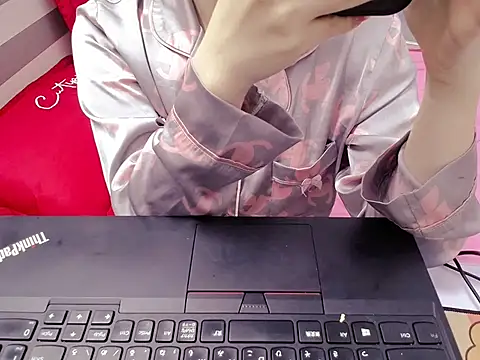 Lamoon 2k online show from 4, 11, 2025