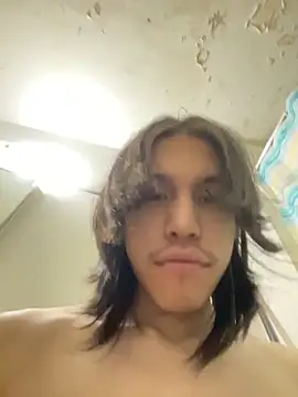 Snapshot of heytherepeoples717 chatting on 15, 12, 2025 heytherepeoples717 online show from 15, 12, 2025