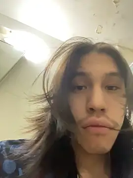 Snapshot of heytherepeoples717 chatting on 13, 1, 2026 heytherepeoples717 online show from 13, 1, 2026