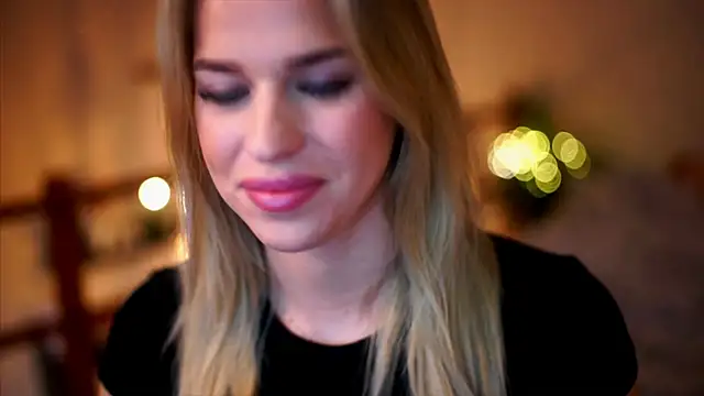 Emilyvanroessel online show from 1, 10, 2025