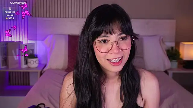 aprilqueenie online show from 15, 5, 2026