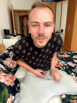 Skinny0150 online show from 26, 10, 2025