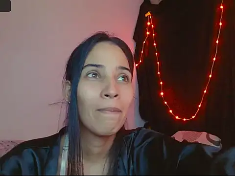 Snapshot of LexxxyQueen chatting on 9, 6, 2026 LexxxyQueen online show from 9, 6, 2026