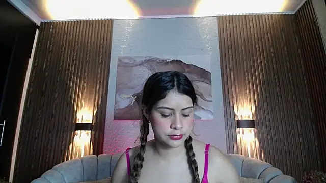 CurlyDani online show from 17, 4, 2026