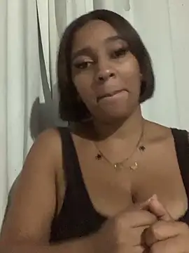 Crisschiavo online show from 4, 11, 2025