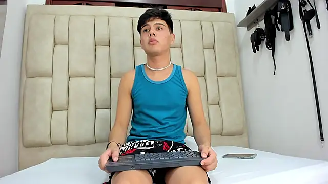 Felipe Cold online show from 3, 10, 2025