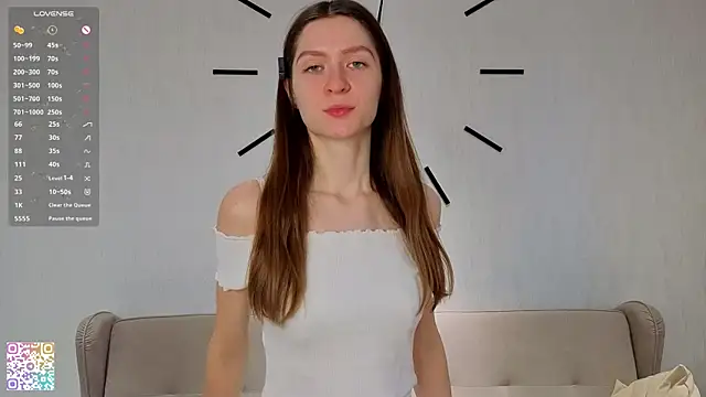 MinaMancilla online show from 28, 9, 2025