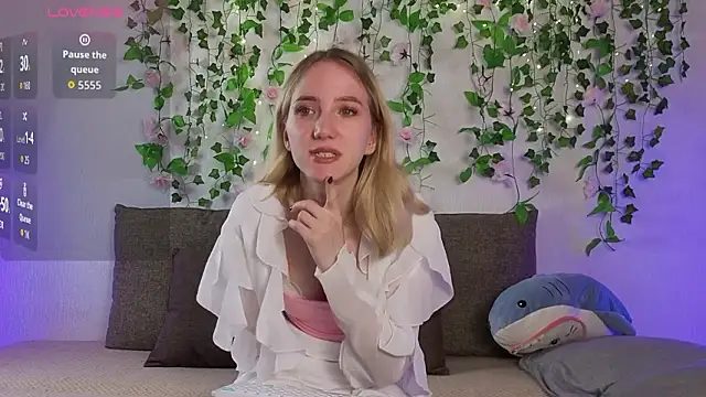 EmmaNovak online show from 28, 3, 2026