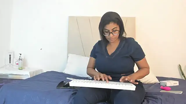  Miaa khalifa  online show from 1, 10, 2025