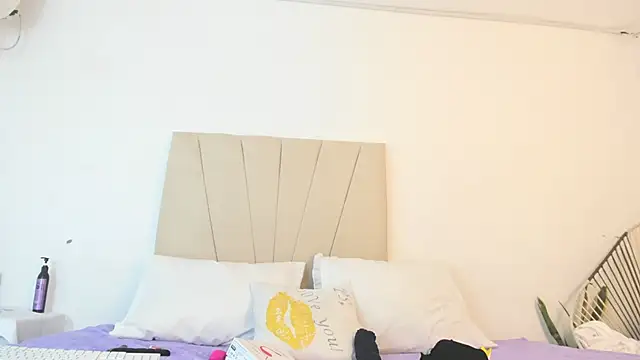  Miaa khalifa  online show from 3, 10, 2025