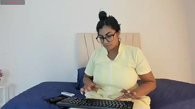  Miaa khalifa  online show from 24, 4, 2026