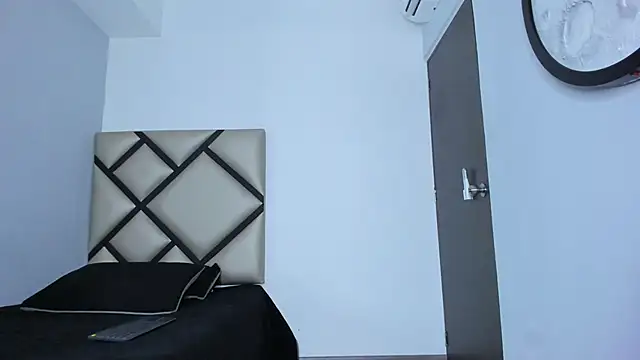 aurora tziu online show from 25, 9, 2025