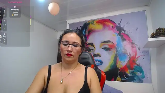 noelia milf19 online show from 11, 3, 2026