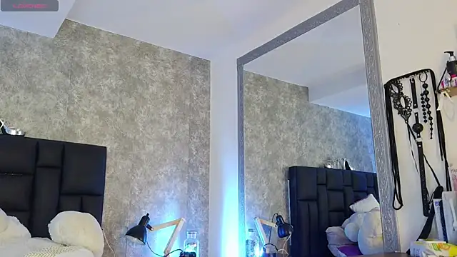 crystaldarliing online show from 23, 5, 2026