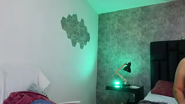 crystaldarliing online show from 30, 4, 2026