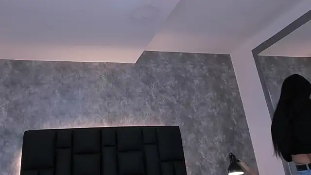 crystaldarliing online show from 10, 11, 2025