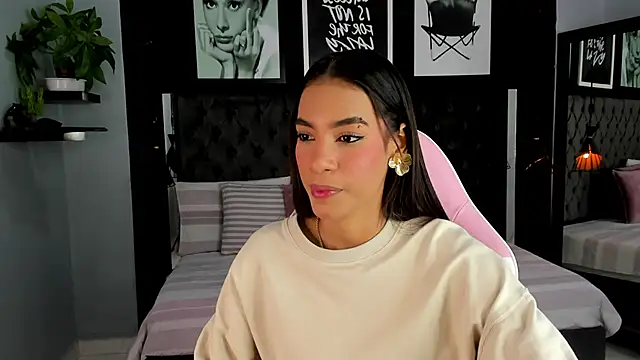 kitty collins  online show from 28, 9, 2025