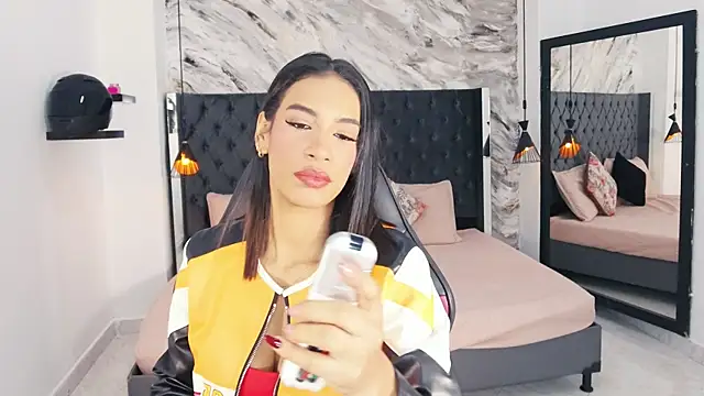 kitty collins  online show from 22, 7, 2026