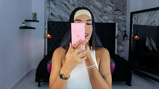 Snapshot of kitty_collins_ chatting on 2, 6, 2026 kitty collins online show from 2, 6, 2026