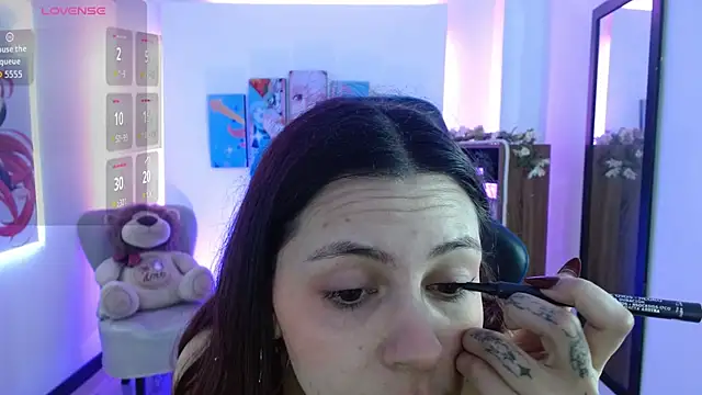 AlanaGarcia19 online show from 5, 12, 2025