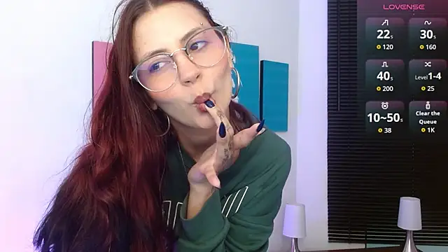 AlanaGarcia19 online show from 14, 10, 2025