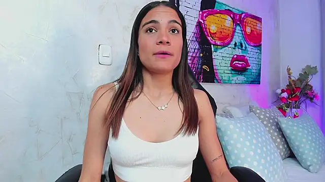 leyah  online show from 13, 4, 2026