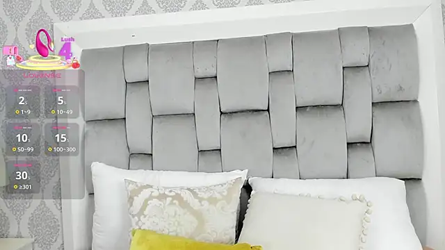 ValerieSoto online show from 23, 11, 2025