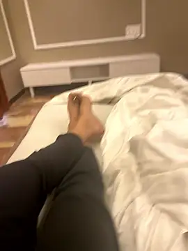 saumon3022 online show from 10, 1, 2026