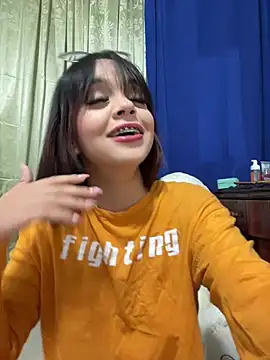 Snapshot of Clara_Luu chatting on 17, 6, 2026 Clara Luu online show from 17, 6, 2026