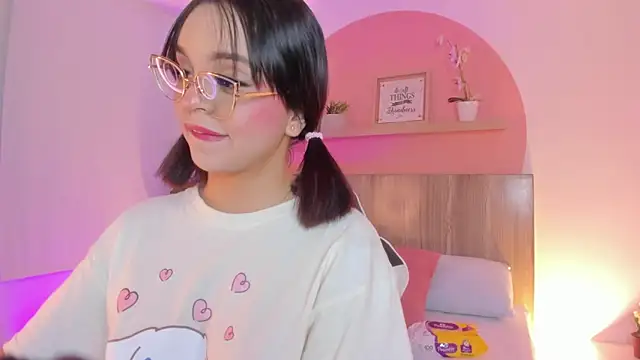 Snapshot of Clara_Luu chatting on 16, 6, 2026 Clara Luu online show from 16, 6, 2026
