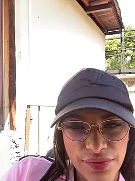 Hannacooper3 online show from 12, 11, 2025