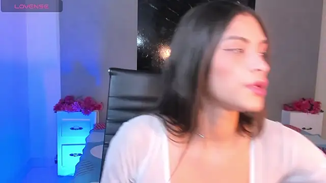 Hannacooper3 online show from 12, 9, 2025