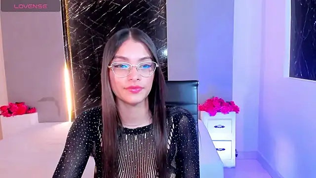 Hannacooper3 online show from 18, 9, 2025