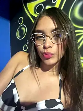 Hannacooper3 online show from 3, 12, 2025