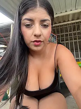 Isaa-Sweet online show from 23, 2, 2026