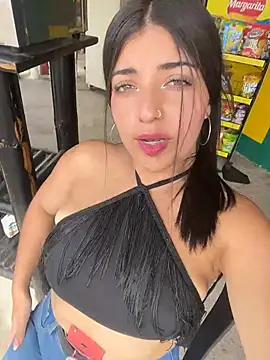 Isaa-Sweet online show from 21, 12, 2025