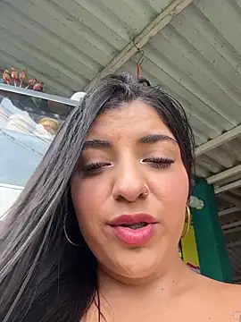 Isaa-Sweet online show from 9, 4, 2026