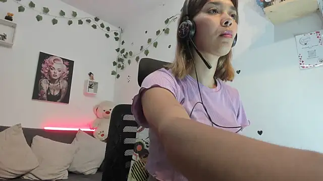 Snapshot of anastasia_tuya chatting on 21, 2, 2026 anastasia tuya online show from 21, 2, 2026