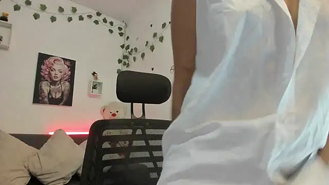 Snapshot of anastasia_tuya chatting on 14, 2, 2026 anastasia tuya online show from 14, 2, 2026