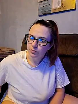 queenpeaches121 online show from 9, 3, 2026