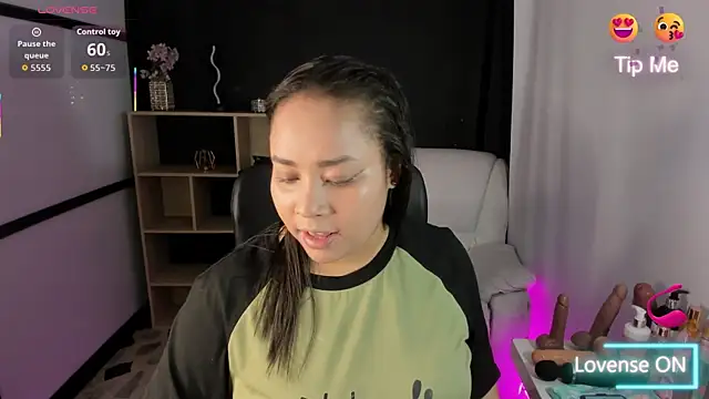 Snapshot of ThaliaBrooks_ chatting on 10, 11, 2025 ThaliaBrooks online show from 10, 11, 2025