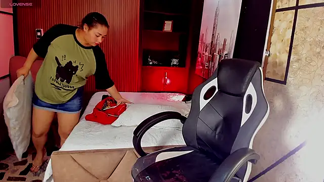 Snapshot of ThaliaBrooks_ chatting on 21, 11, 2025 ThaliaBrooks online show from 21, 11, 2025