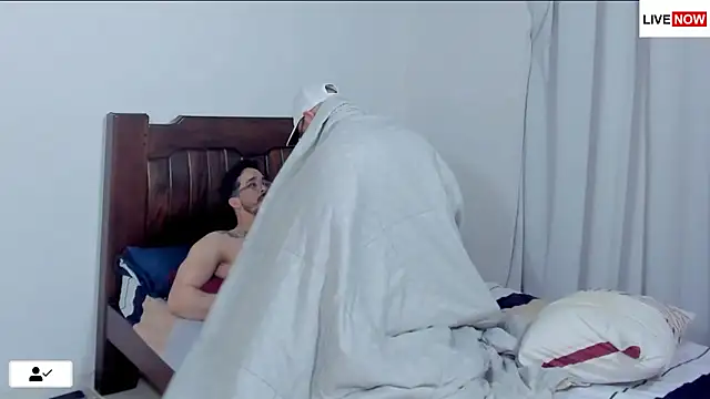 Hunter Hoott online show from 9, 4, 2026