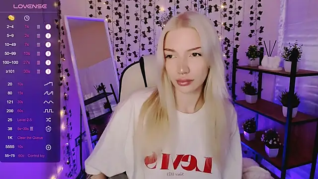 AnyaTaylor  online show from 29, 4, 2026