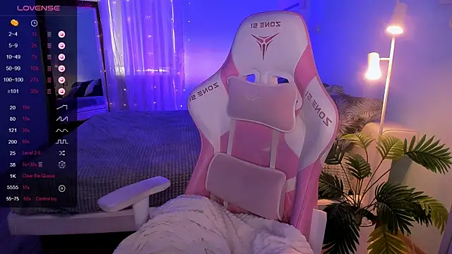 AnyaTaylor  online show from 11, 4, 2026