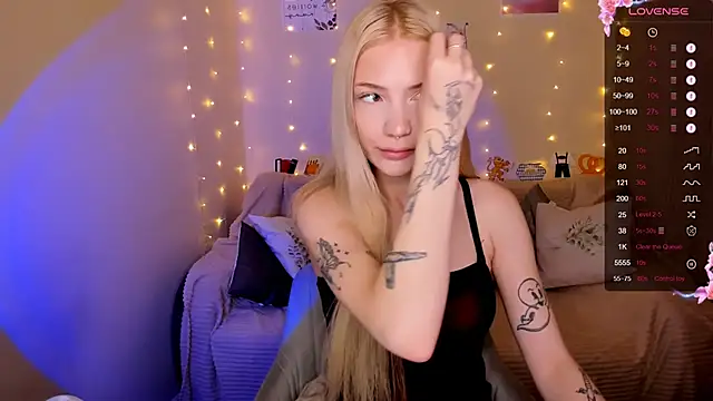 AnyaTaylor  online show from 26, 9, 2025