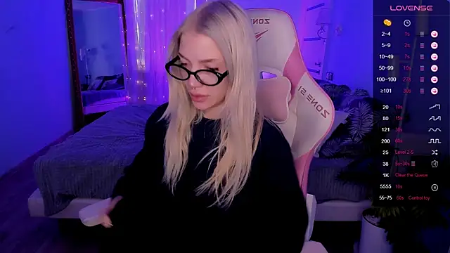 AnyaTaylor  online show from 25, 4, 2026